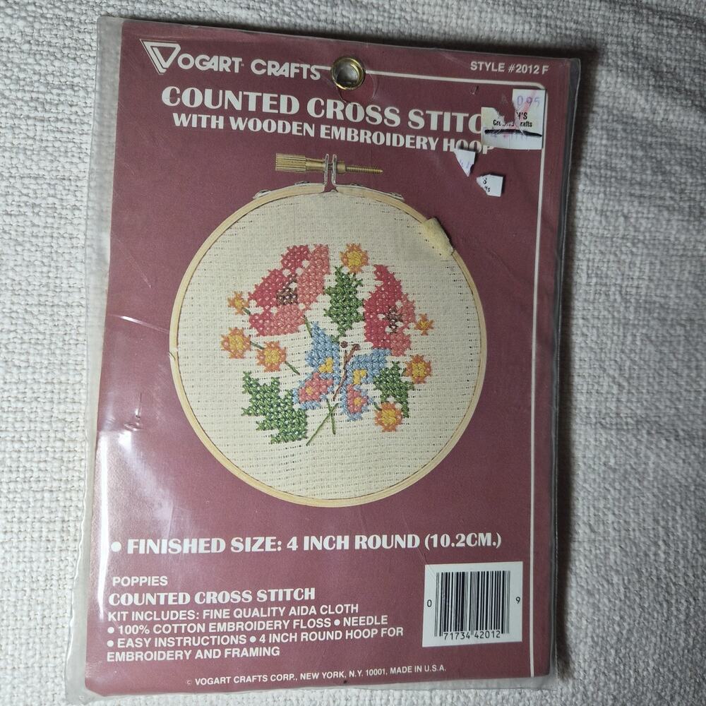 Vogart Crafts - POPPIES Counted Cross Stitch - 4" Round (BRAND‎ NEW SEALED)